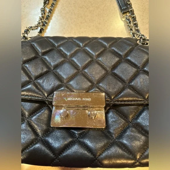 Michael Kors Sloan medium black quilted leather shoulder bag. - Picture 5 of 8